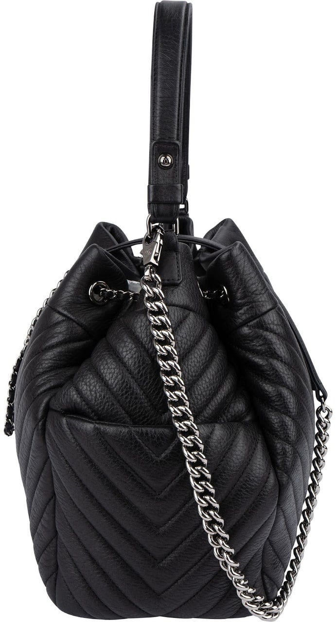 Chanel Chevron Leather Drawstring Crossbody Bag Zwart
