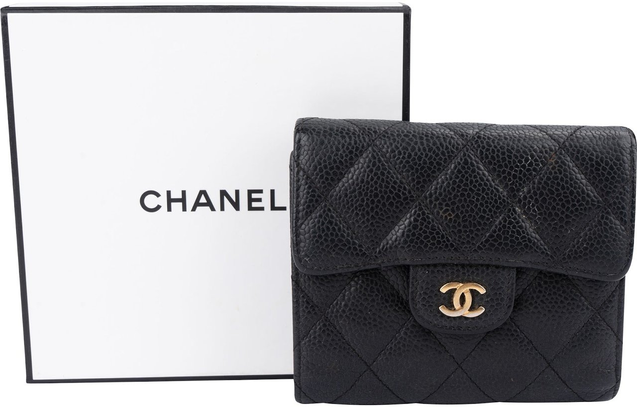 Chanel Quilted Caviar Leather Classic Small Flap Wallet Zwart