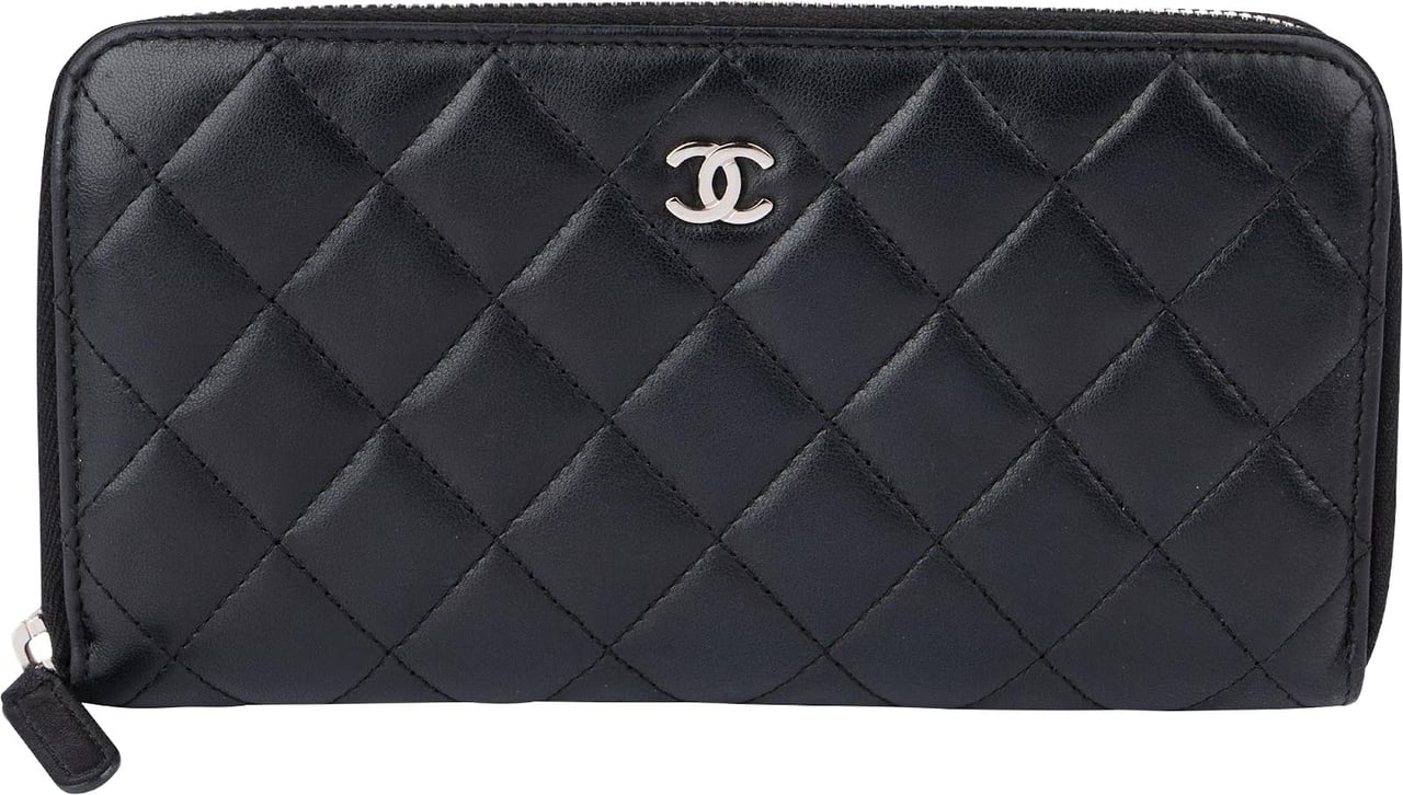 Chanel Quilted Lambskin CC Zippy Wallet Zwart