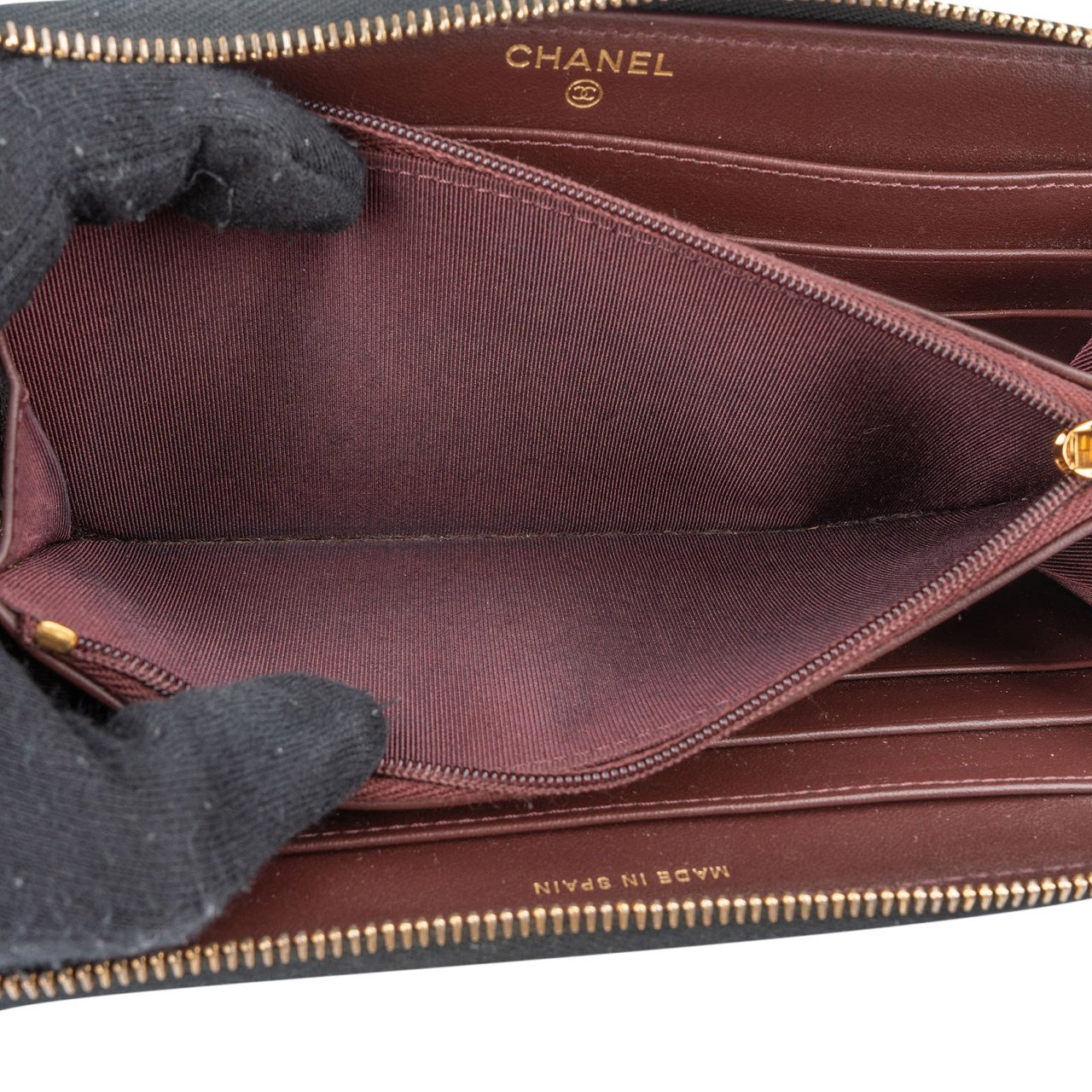 Chanel Quilted Caviar Leather CC Zippy Wallet Zwart