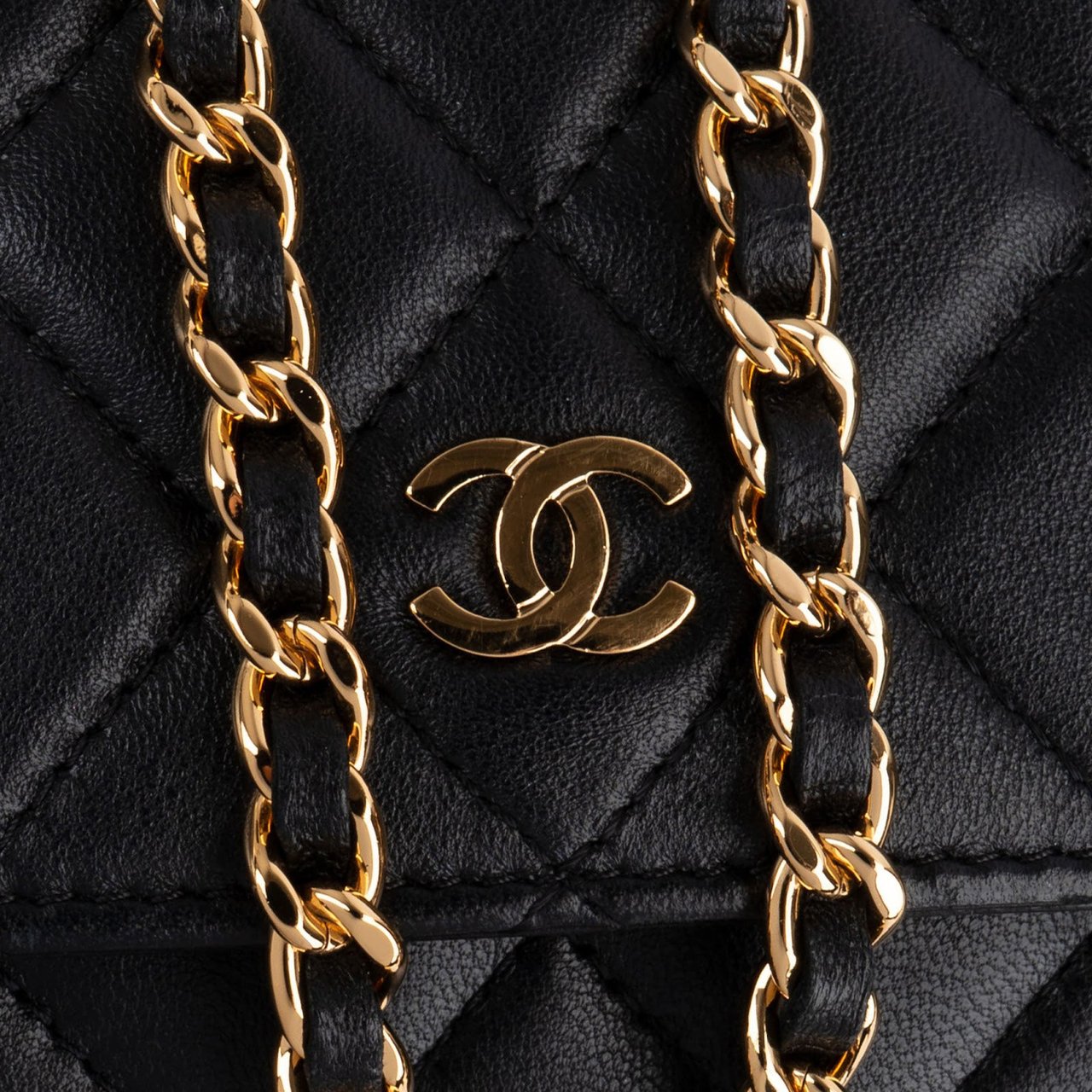 Chanel Quilted Lambskin Wallet On Chain Crossbody Bag Zwart