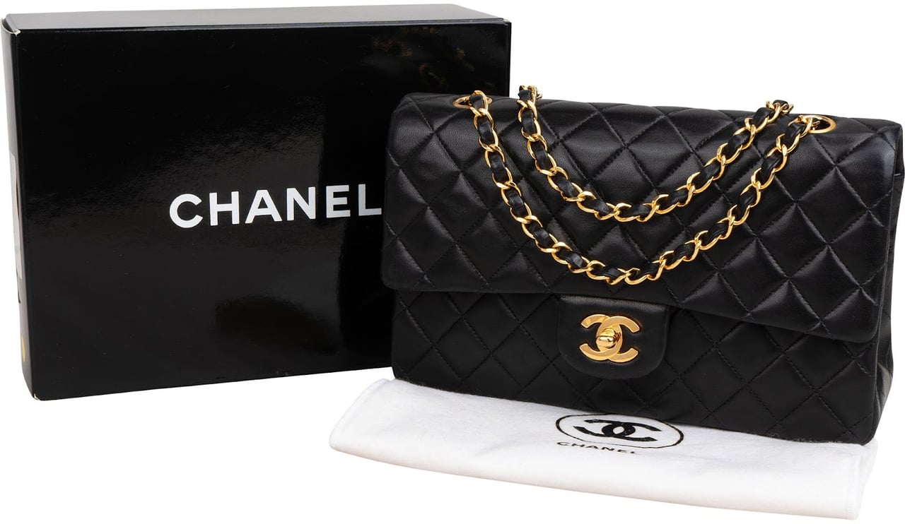 Chanel Quilted Lambskin 24K Gold Medium Double Flap Shoulder Bag Zwart