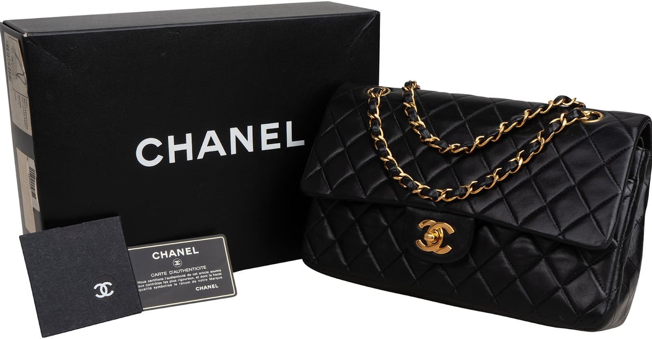 Chanel Quilted Lambskin 24K Gold Medium Double Flap Shoulder Bag Zwart