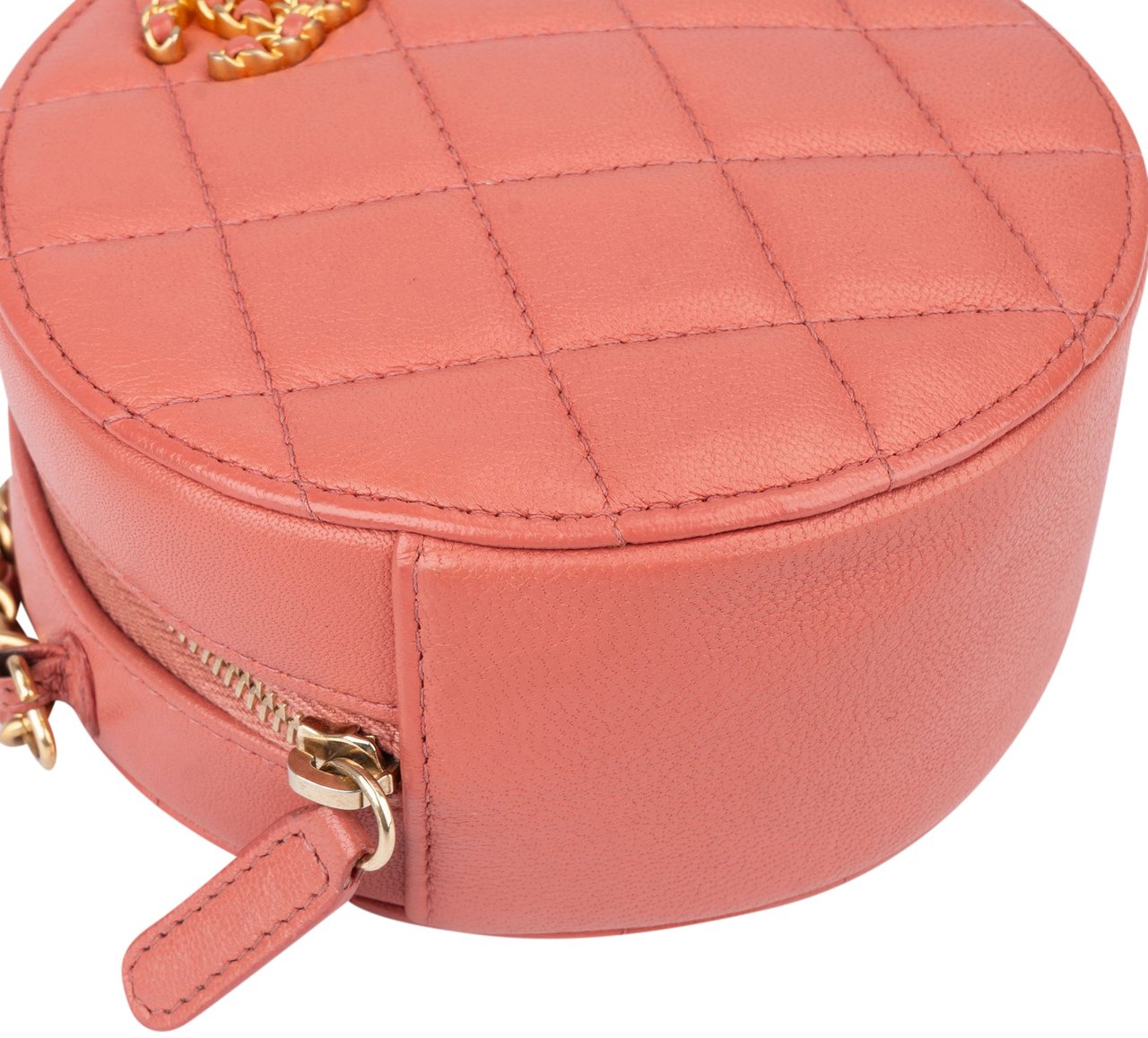 Chanel Chanel 19 Quilted Lambskin Round Crossbody Bag Roze