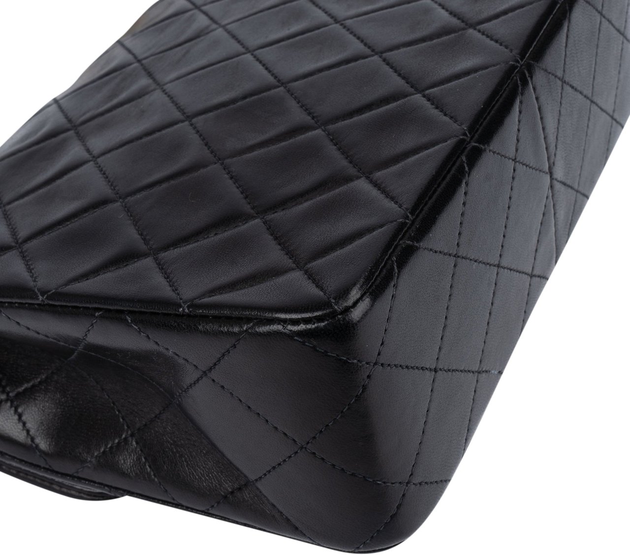 Chanel Chanel Quilted Lambskin 24K Gold Single Flap Crossbody Bag Zwart
