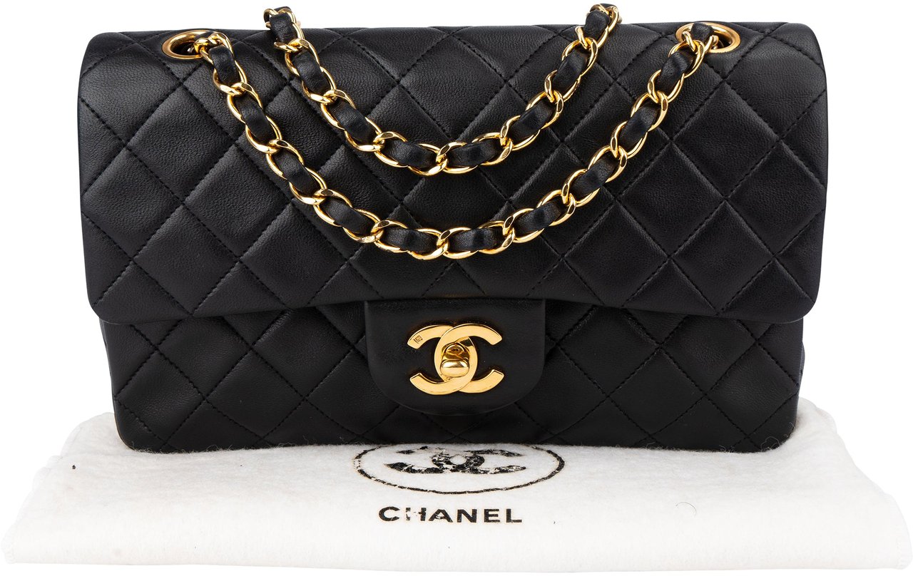 Chanel Chanel Quilted Lambskin 24K Gold Small Double Flap Crossbody Bag Zwart