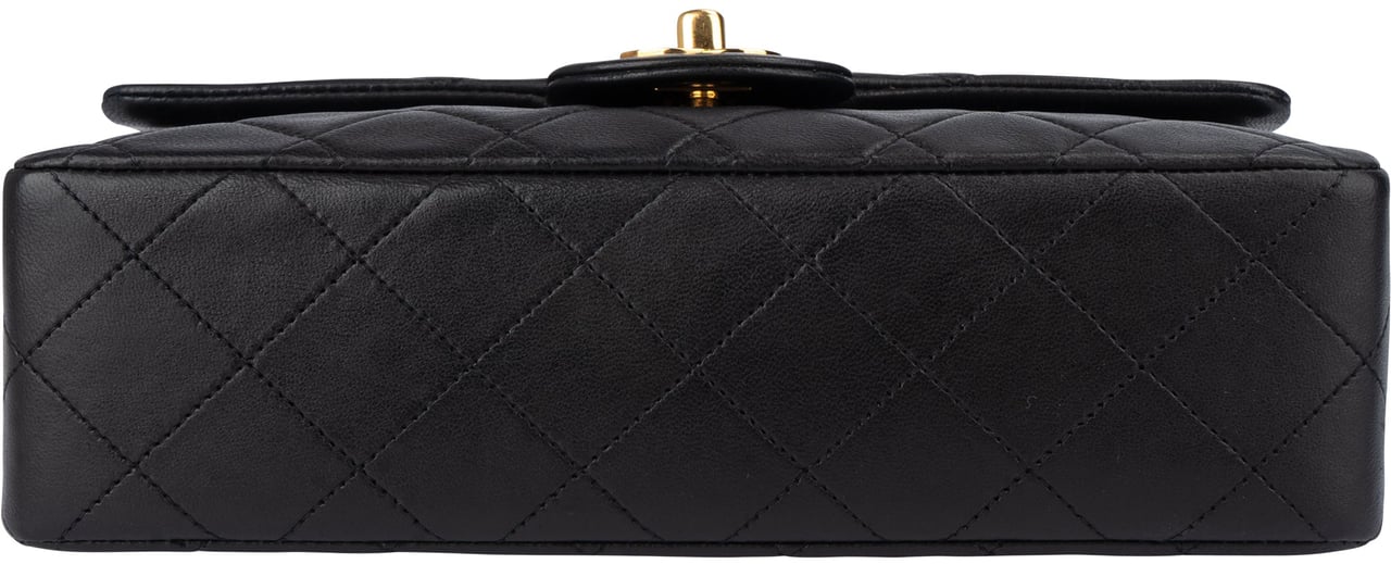 Chanel Chanel Quilted Lambskin 24K Gold Small Double Flap Crossbody Bag Zwart