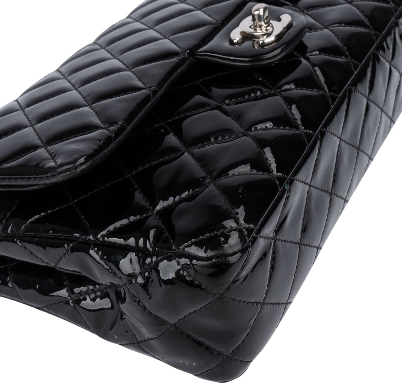 Chanel Chanel Quilted Patent Leather Palladium Medium Double Flap Crossbody Bag Zwart