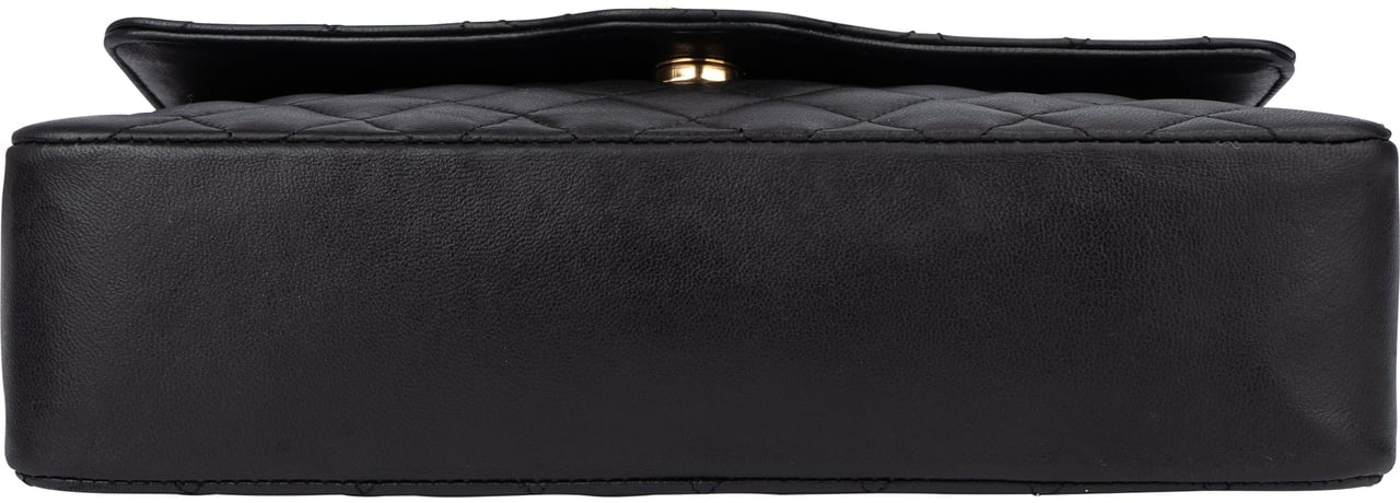 Chanel Chanel Quilted Lambskin Single Flap Shoulder Bag Zwart