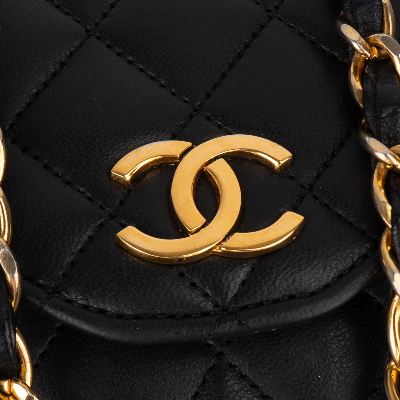 Chanel Chanel Quilted Lambskin Single Flap Shoulder Bag Zwart