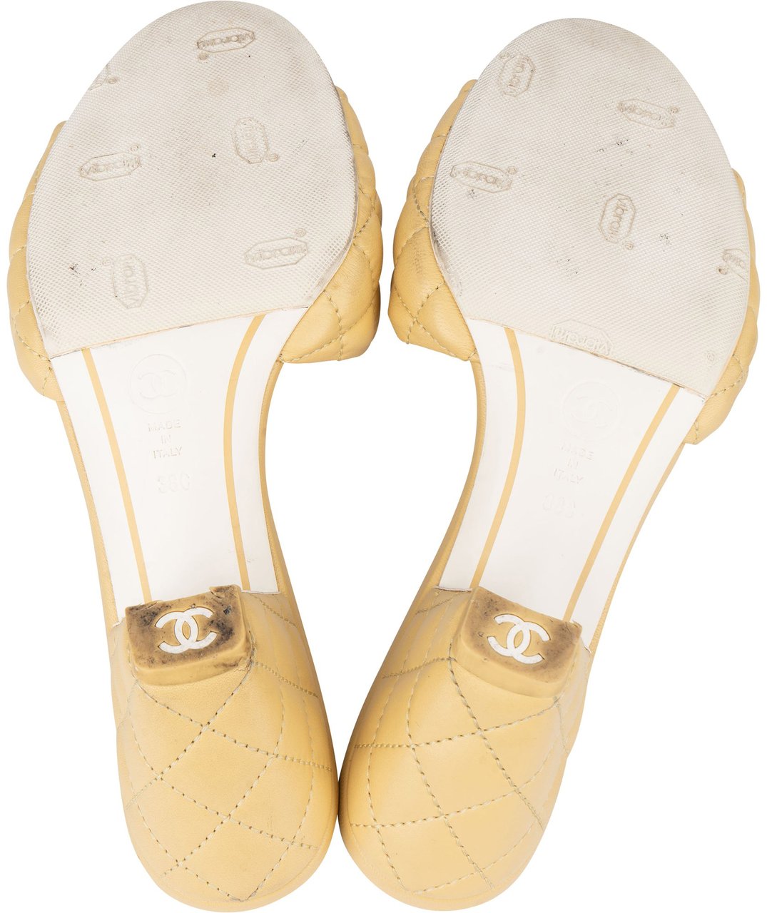 Chanel Chanel Quilted Lambskin CC Sandals (38) Geel