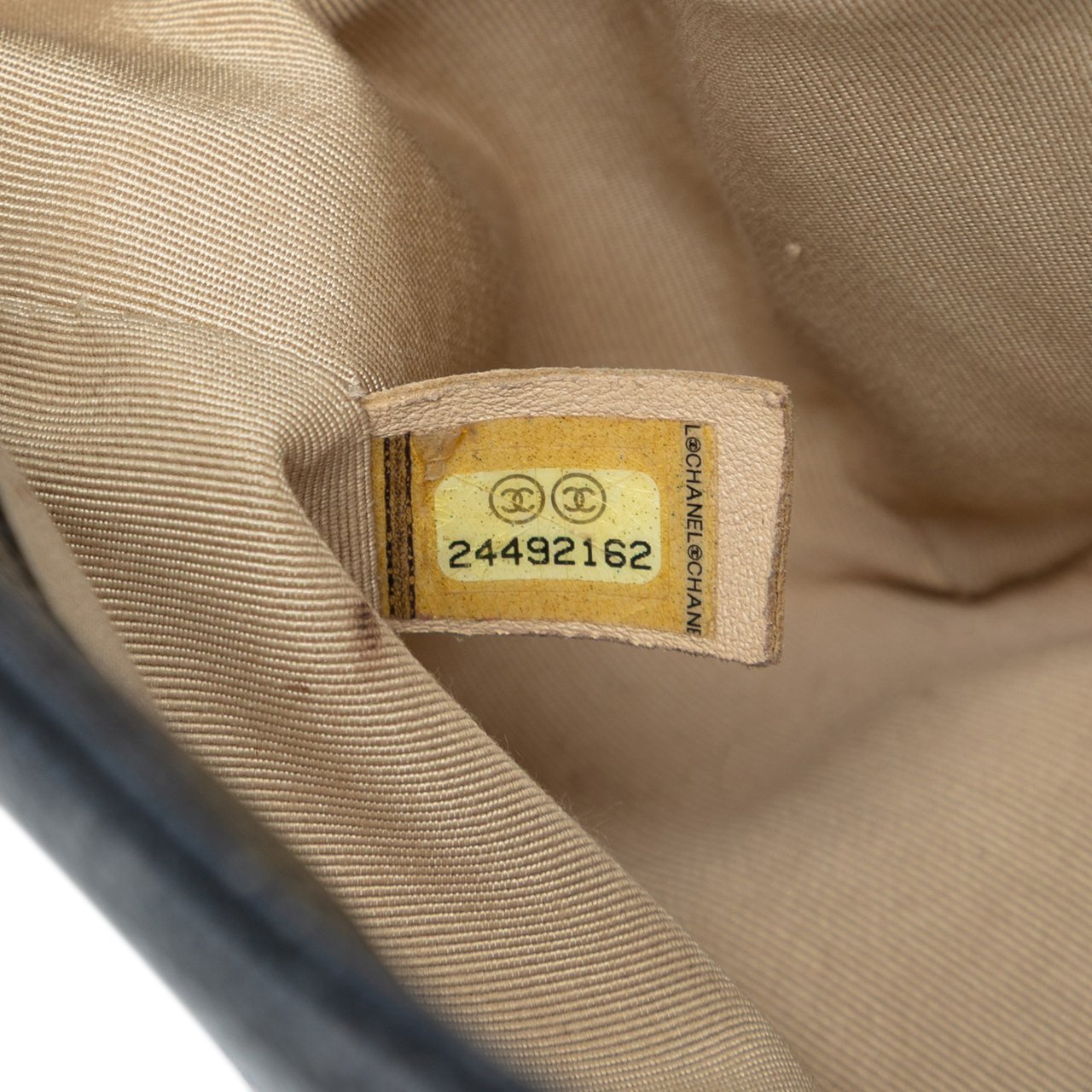 Chanel Small Quilted Caviar Carry Around Flap Zwart