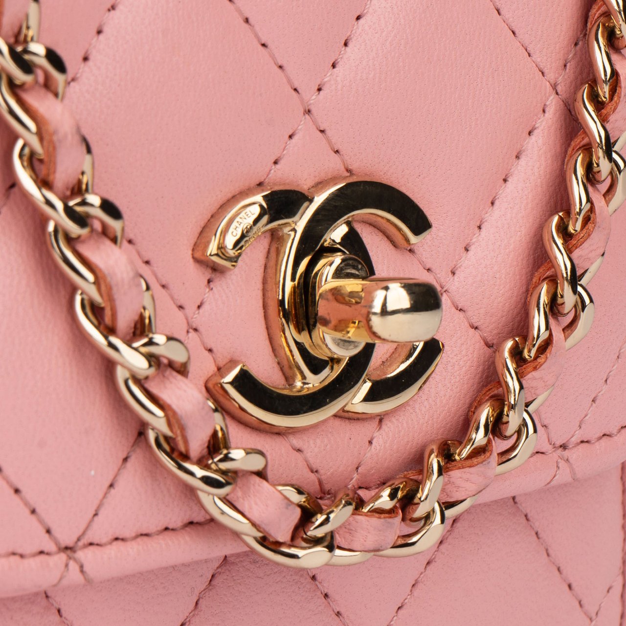 Chanel Chanel Quilted Lambskin Mini Trendy Single Flap Crossbody Bag Roze