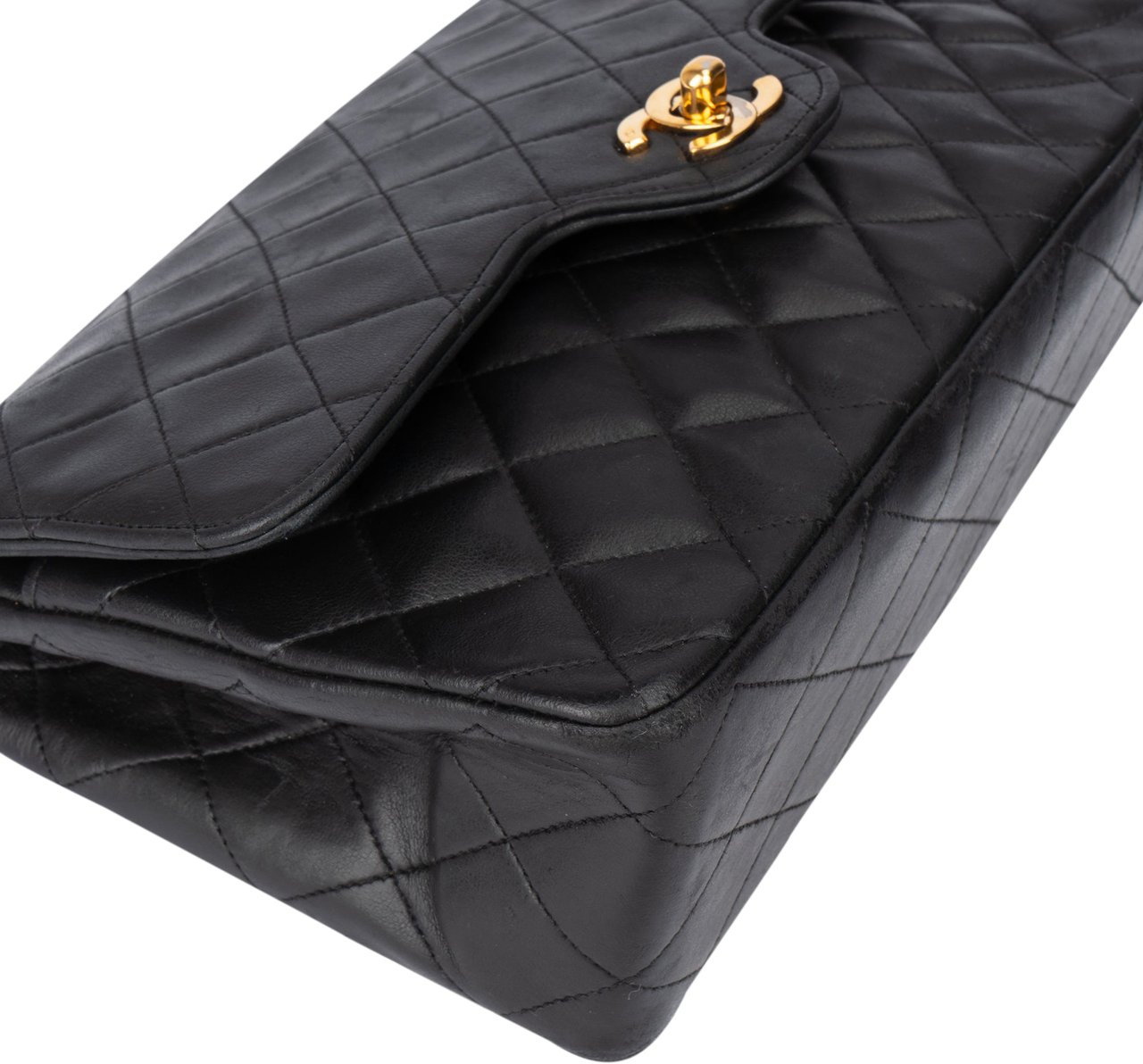 Chanel Chanel Quilted Lambskin 24K Gold Medium Double Flap Crossbody Bag Zwart