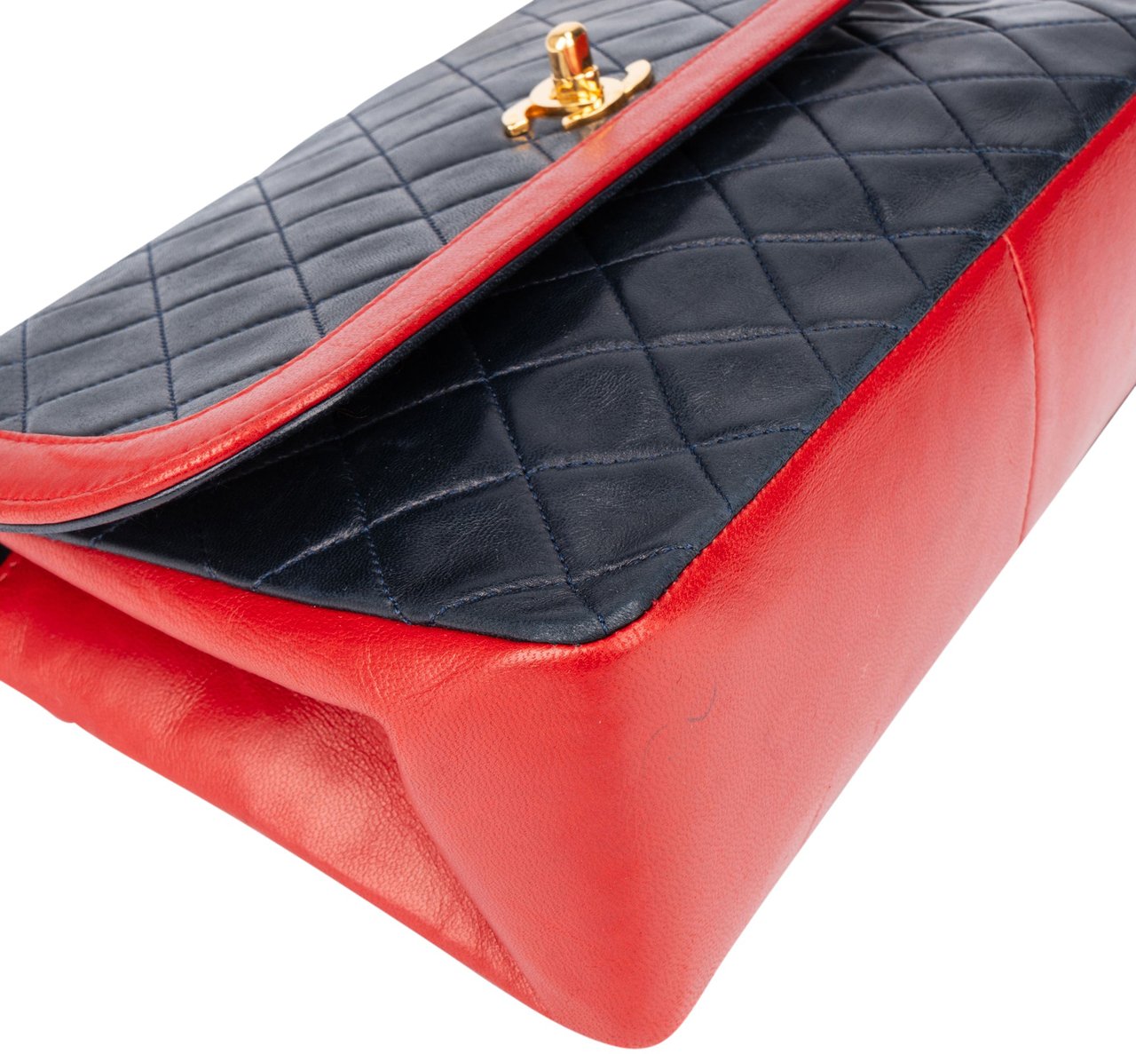 Chanel Chanel Quilted Lambskin 24K Gold Single Flap Crossbody Bag Blauw
