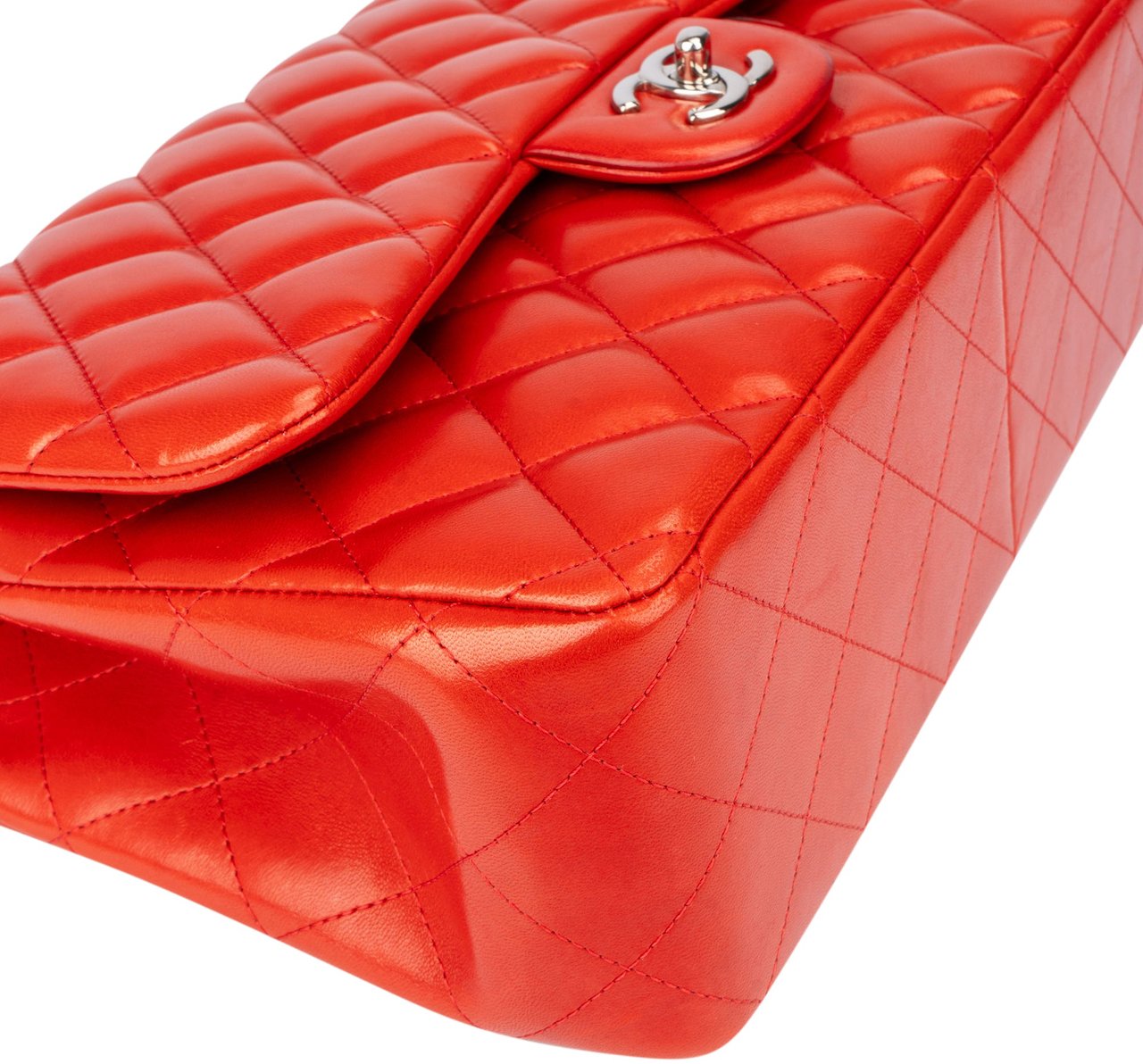 Chanel Chanel Quilted Lambskin Palladium Jumbo Double Flap Crossbody Bag Rood