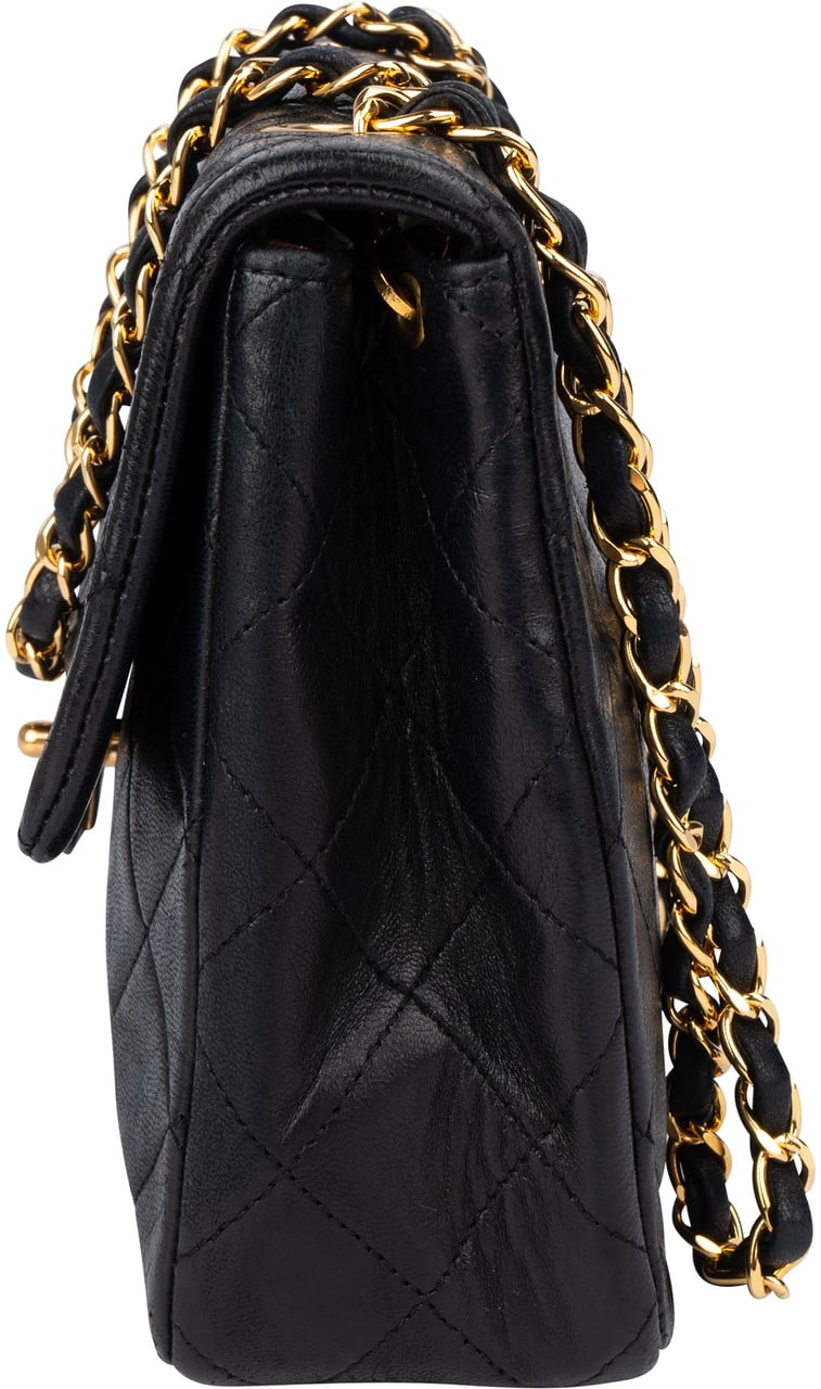Chanel Chanel Quilted Lambskin 24K Gold Single Flap Crossbody Bag Zwart