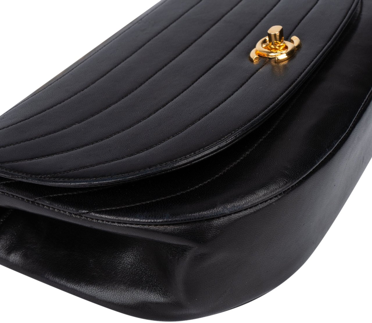 Chanel Chanel Quilted Lambskin 24K Gold Single Flap Shoulder Bag Zwart
