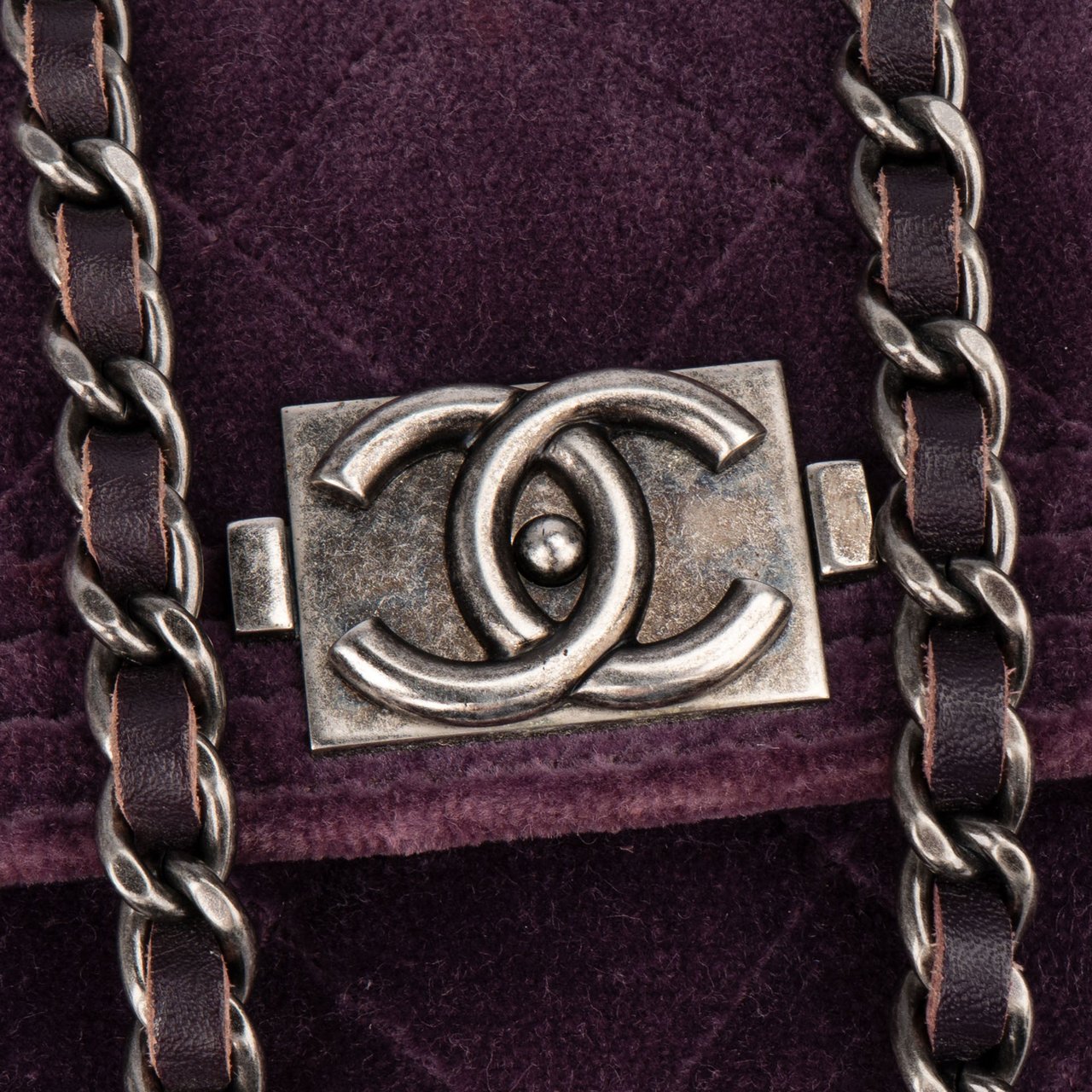 Chanel Chanel Quilted Velvet Boy Wallet On Chain Crossbody Bag Paars