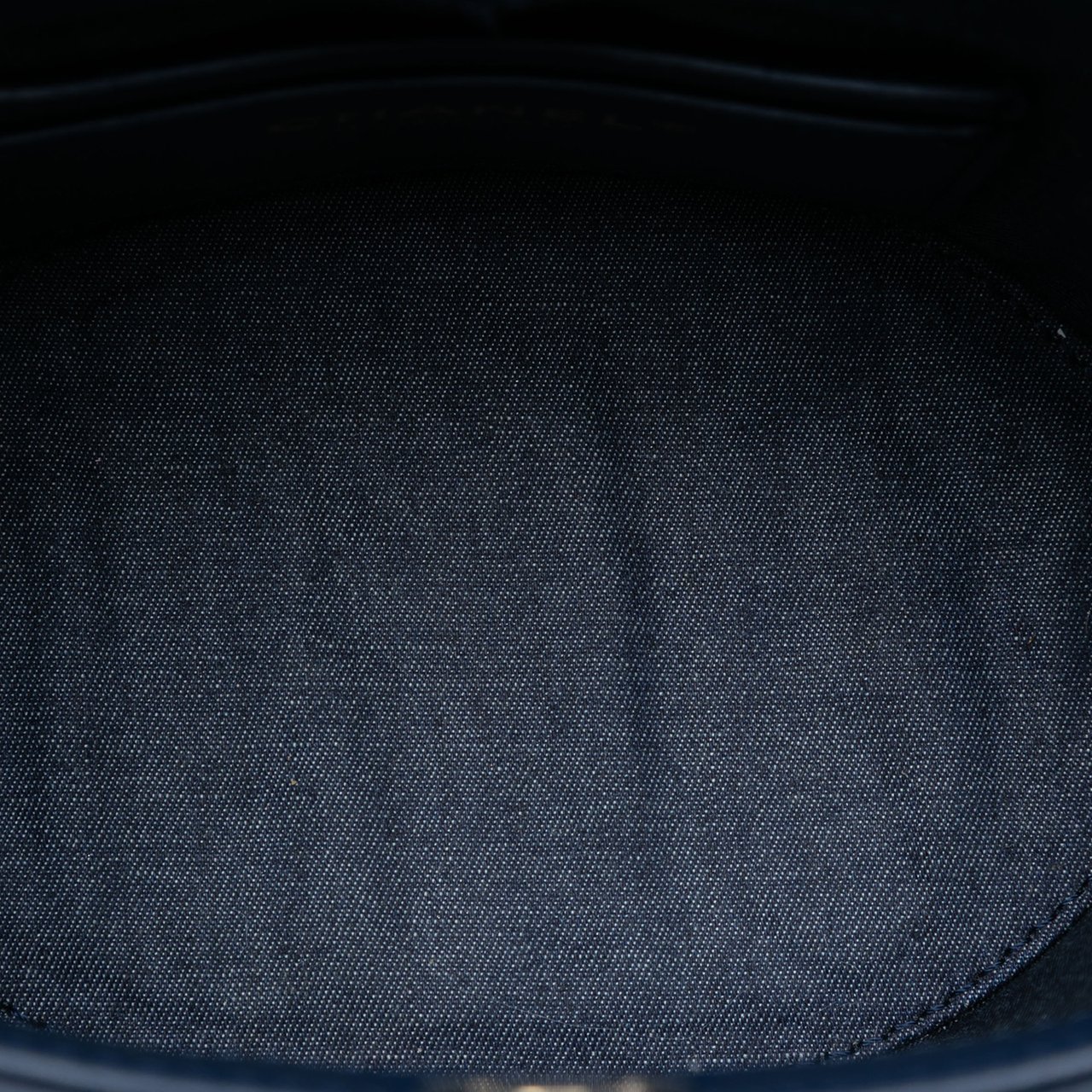 Chanel Small Quilted Lambskin Resin Elegant Chain Tubular Vanity Case Blauw