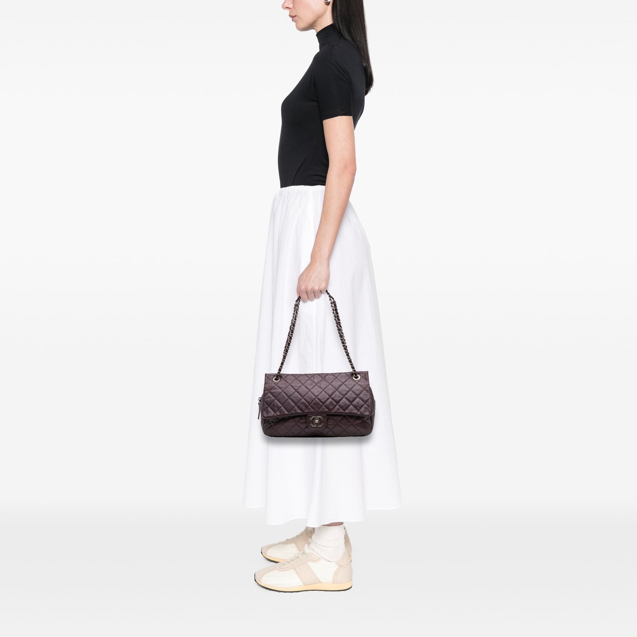 Chanel Jumbo Quilted Iridescent Caviar Easy Flap Paars