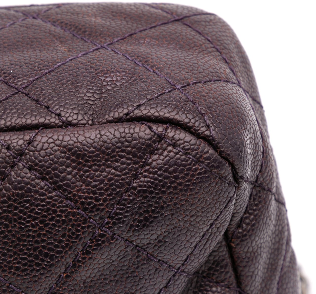 Chanel Jumbo Quilted Iridescent Caviar Easy Flap Paars