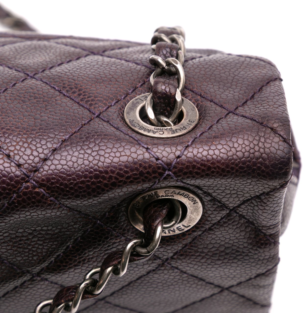 Chanel Jumbo Quilted Iridescent Caviar Easy Flap Paars