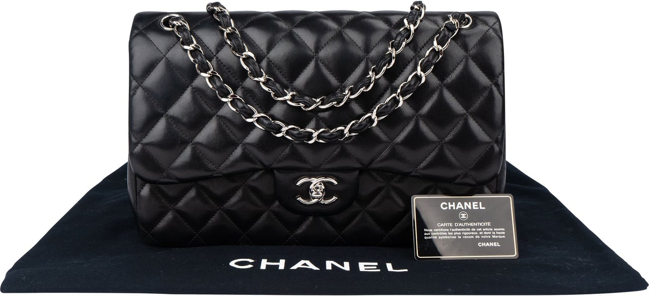 Chanel Chanel Quilted Lambskin Palladium Jumbo Double Flap Crossbody Bag Zwart
