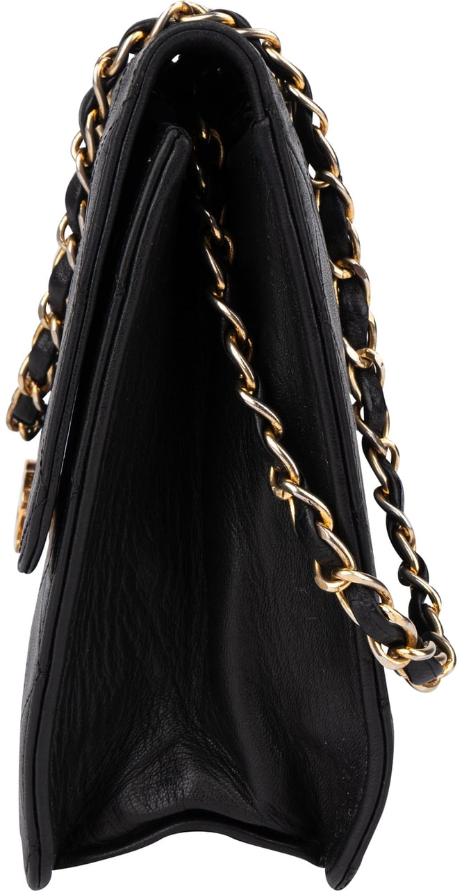 Chanel Chanel Quilted Lambskin 24K Gold Single Flap Shoulder Bag Zwart