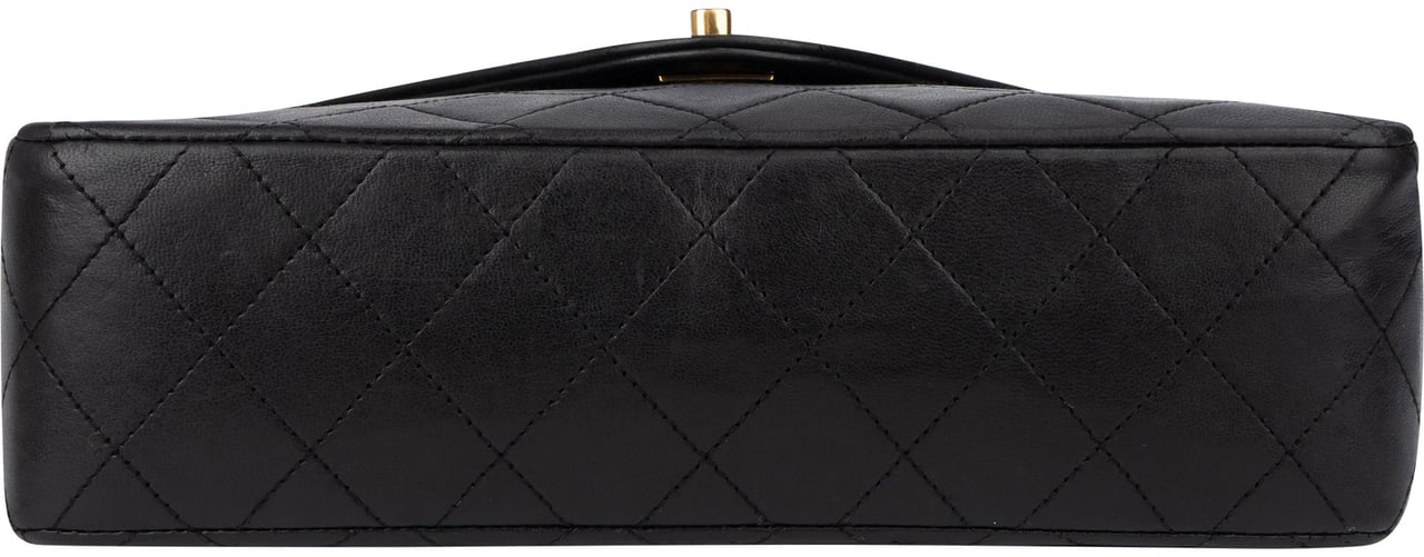 Chanel Chanel Quilted Lambskin 24K Gold Single Flap Shoulder Bag Zwart