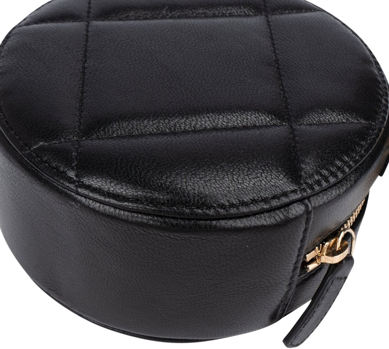 Chanel Chanel 19 Quilted Lambskin Round Crossbody Bag Zwart