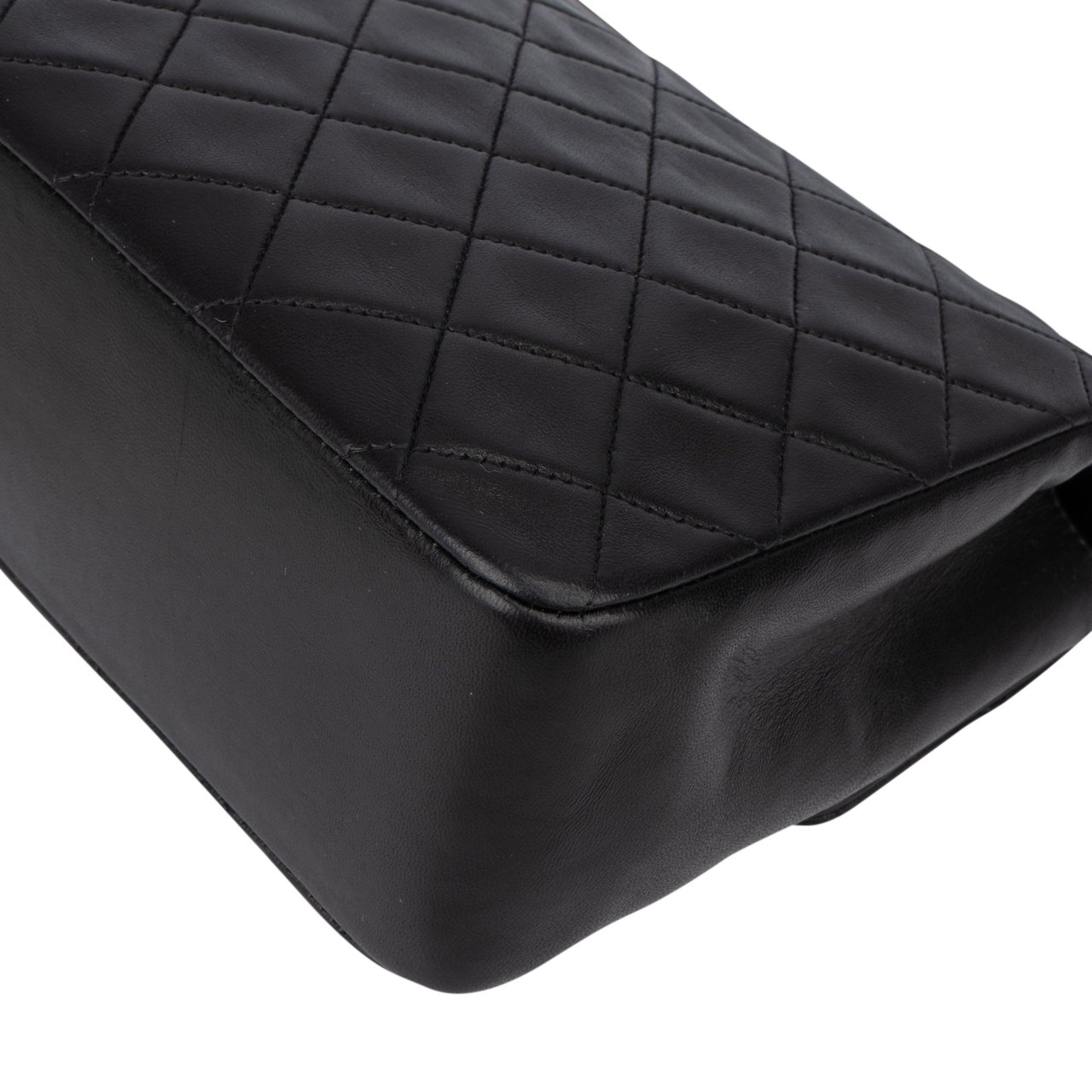 Chanel Chanel Quilted Lambskin 24K Gold Single Flap Handbag Zwart