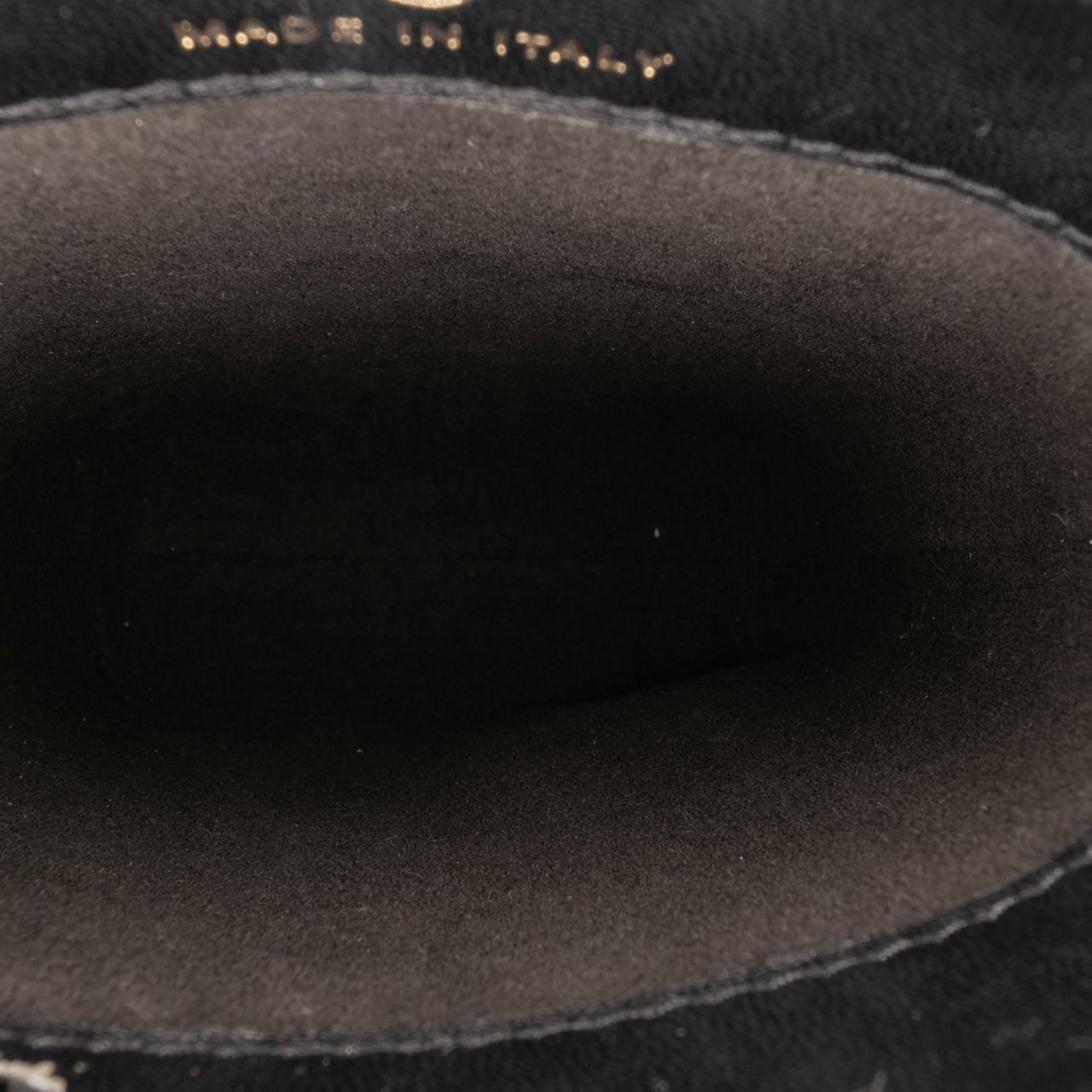 Chanel CC Quilted Lambskin Chain Around Phone Holder Zwart