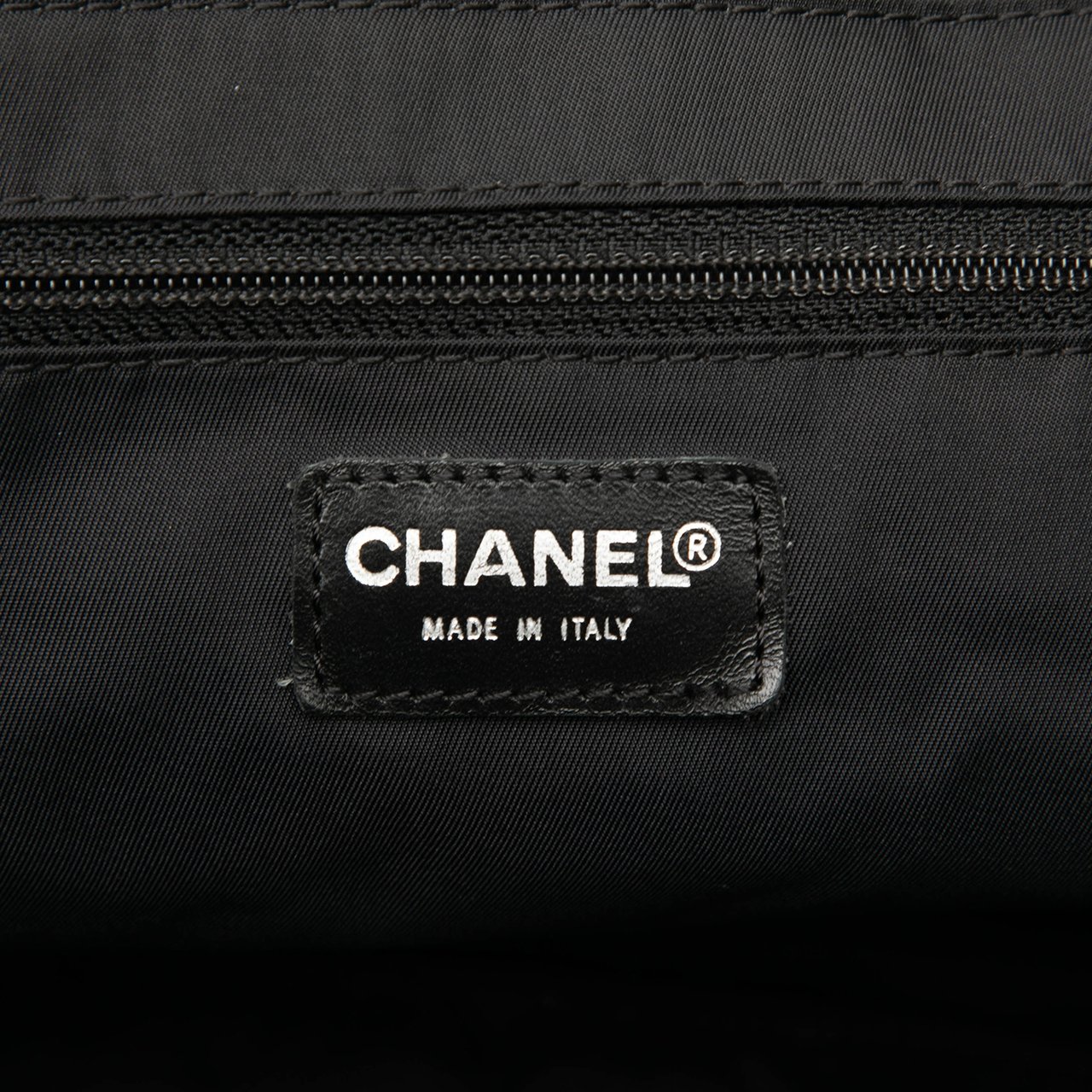 Chanel New Travel Line Nylon Tote Zwart