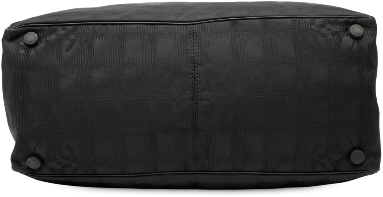 Chanel New Travel Line Nylon Tote Zwart