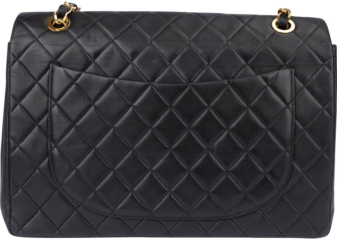 Chanel Chanel Quilted Lambskin 24K Gold Jumbo Single Flap Crossbody Bag Zwart