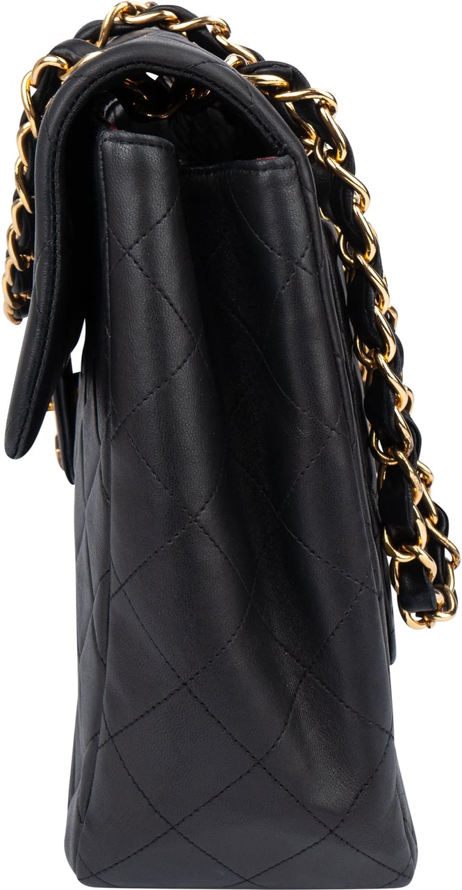 Chanel Chanel Quilted Lambskin 24K Gold Jumbo Single Flap Crossbody Bag Zwart