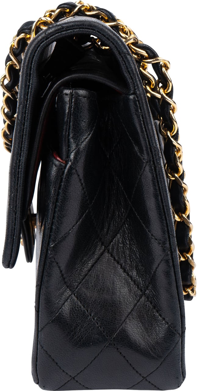Chanel Chanel Quilted Lambskin 24K Gold Medium Double Flap Crossbody Bag Zwart