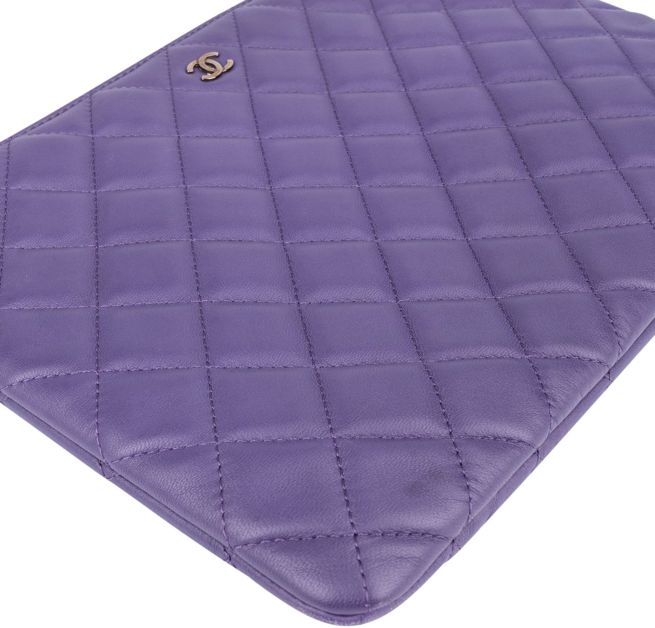 Chanel Chanel Quilted Lambskin CC Clutch Paars