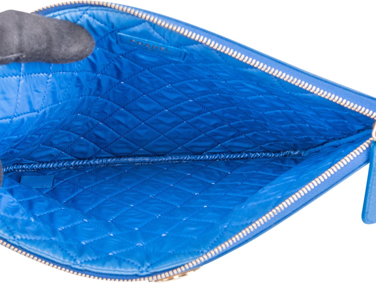 Chanel Chanel Quilted Lambskin Boy CC Clutch Blauw