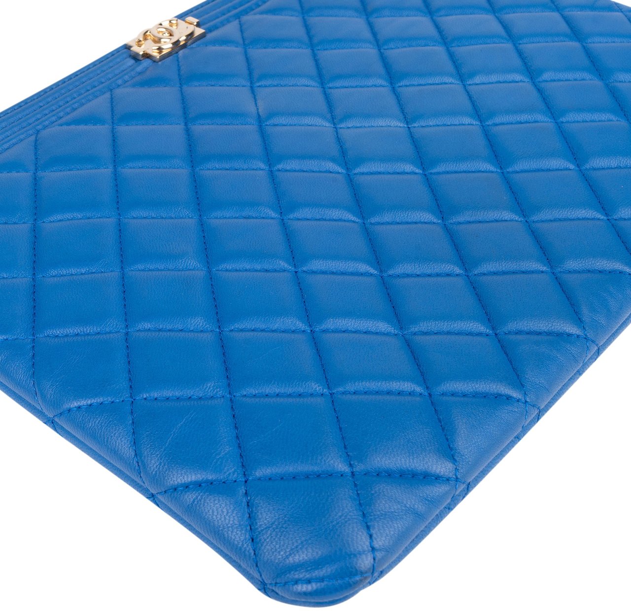 Chanel Chanel Quilted Lambskin Boy CC Clutch Blauw