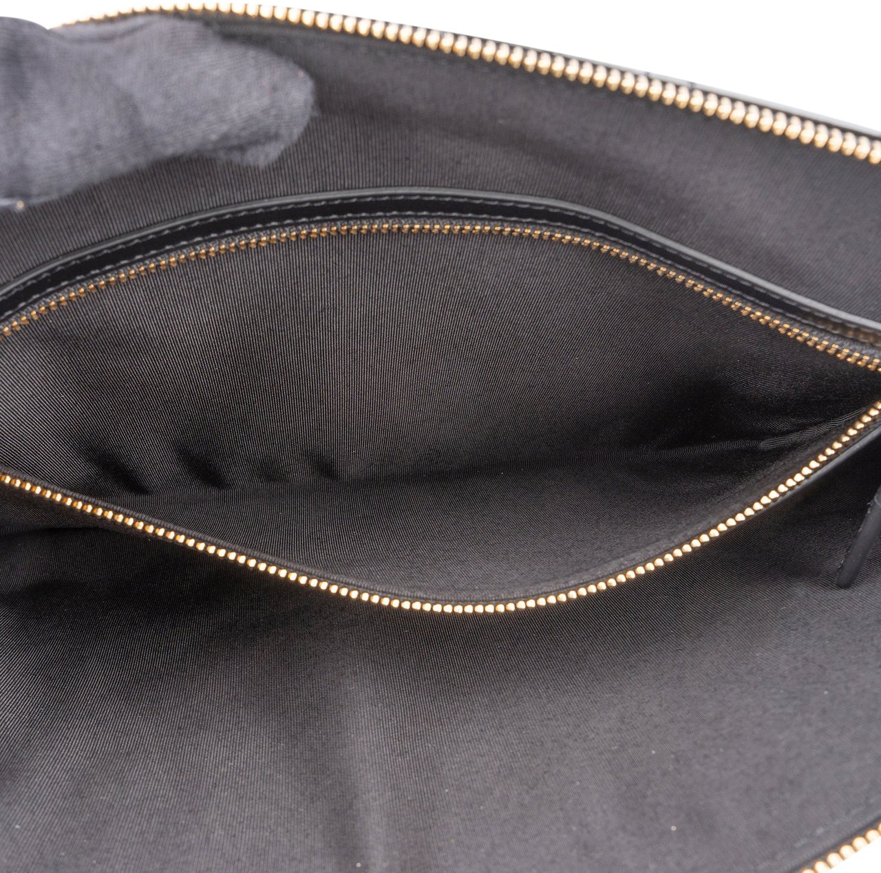 Chanel Chanel Quilted Patent Leather CC Clutch Zwart