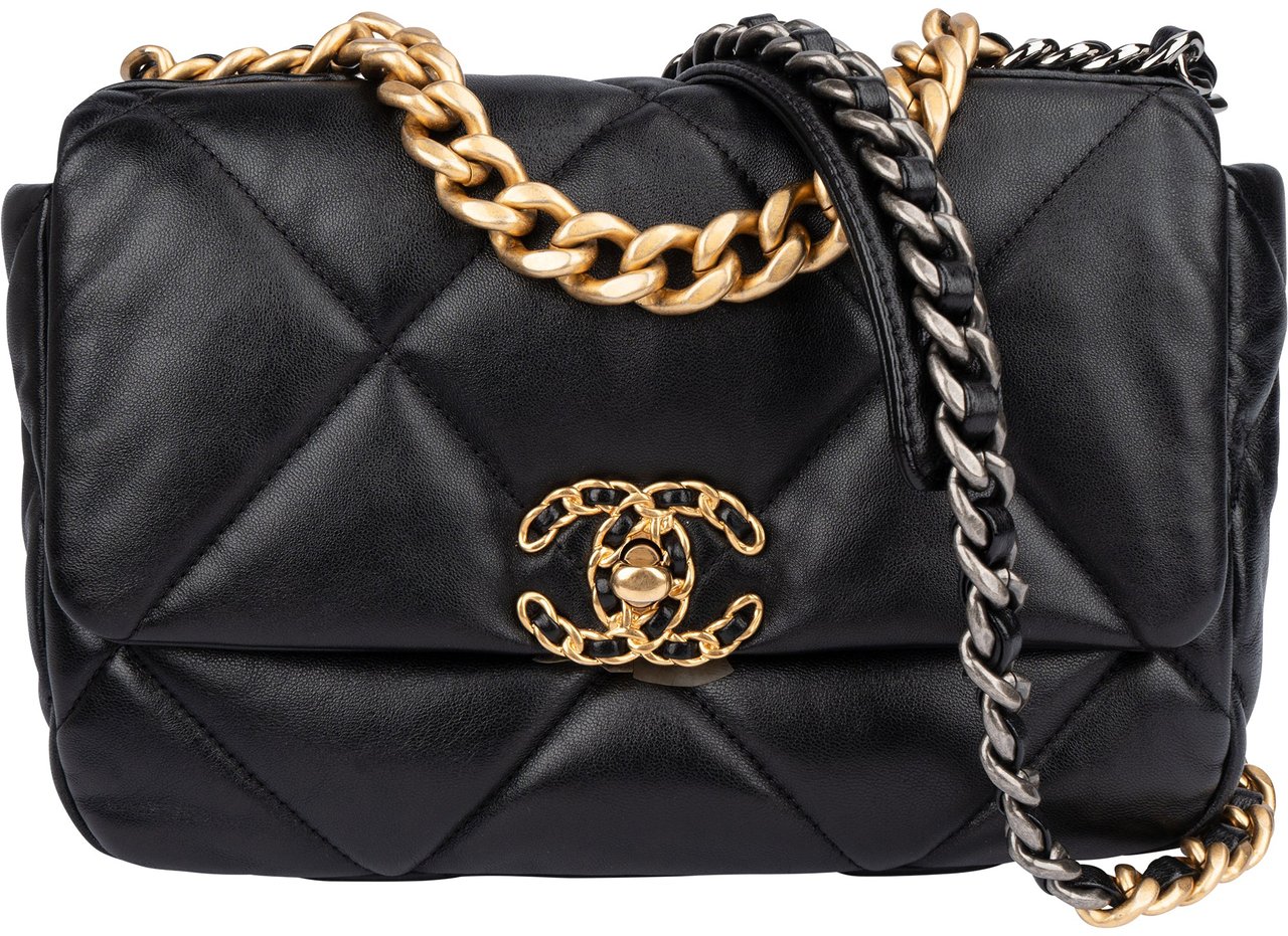 Chanel Chanel 19 Quilted Lambskin Single Flap Crossbody Bag Zwart