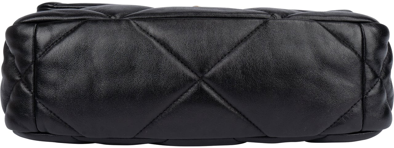 Chanel Chanel 19 Quilted Lambskin Single Flap Crossbody Bag Zwart