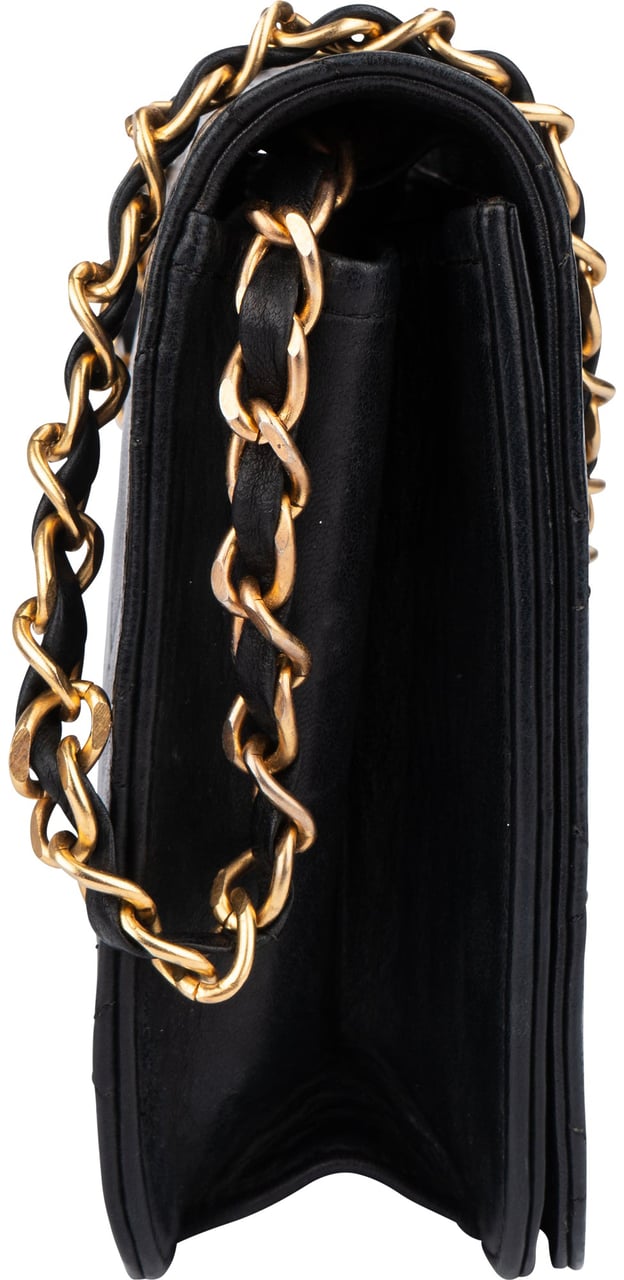 Chanel Chanel Quilted Lambskin 24K Gold Single Flap Shoulder Bag Zwart