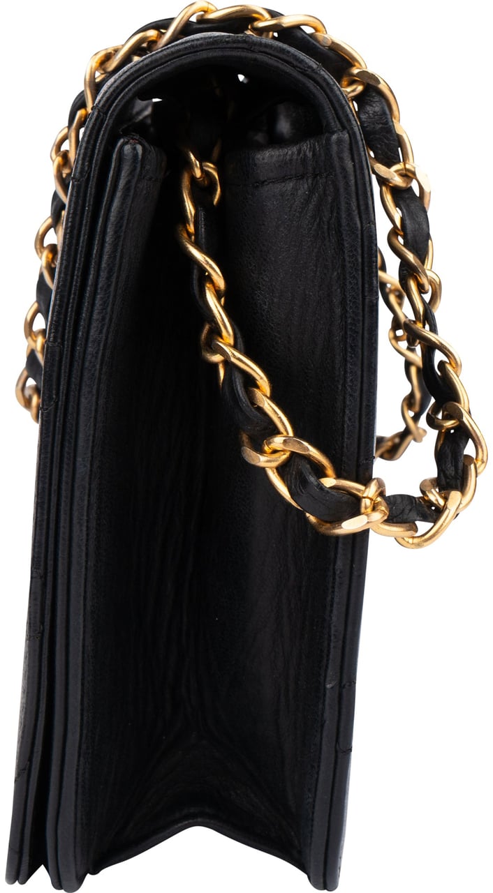 Chanel Chanel Quilted Lambskin 24K Gold Single Flap Shoulder Bag Zwart