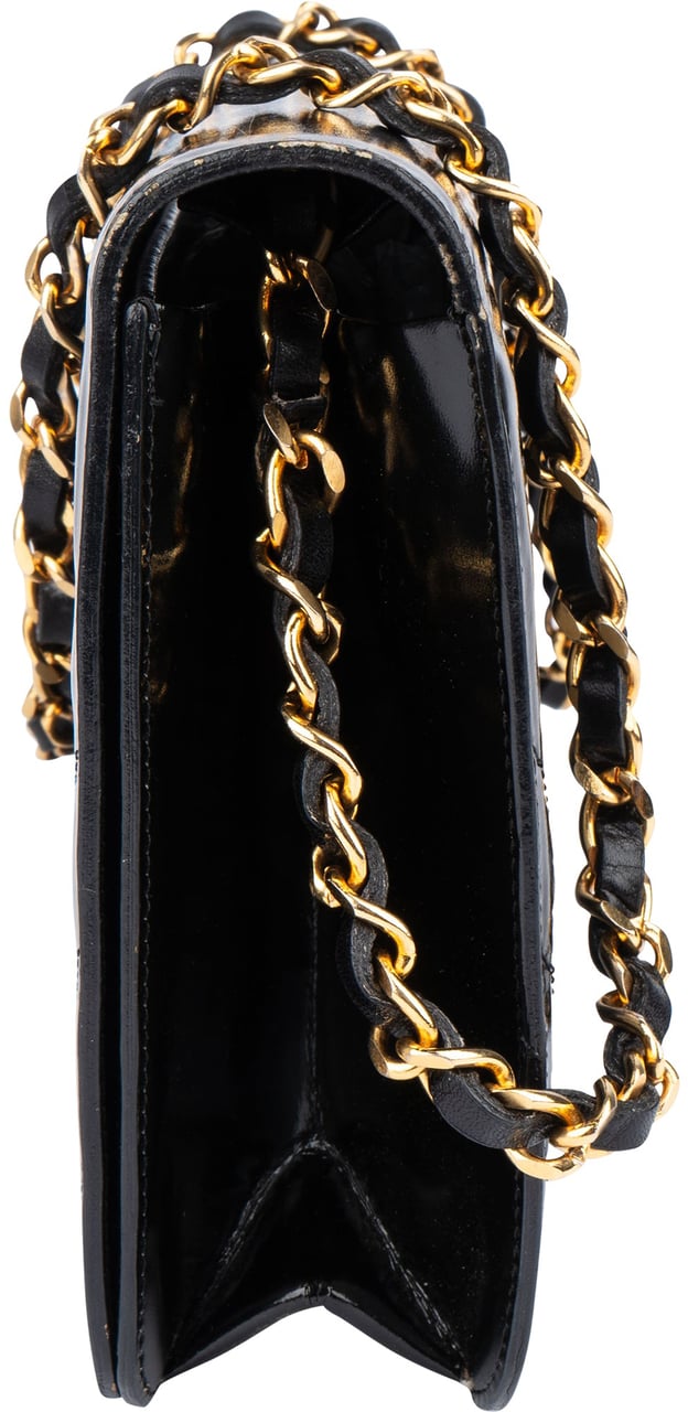 Chanel Chanel Patent Leather 24K Gold Single Flap Shoulder Bag Zwart