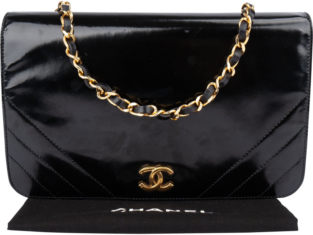 Chanel Chanel Patent Leather 24K Gold Single Flap Shoulder Bag Zwart