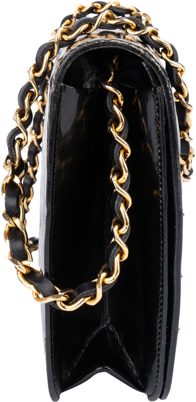 Chanel Chanel Patent Leather 24K Gold Single Flap Shoulder Bag Zwart