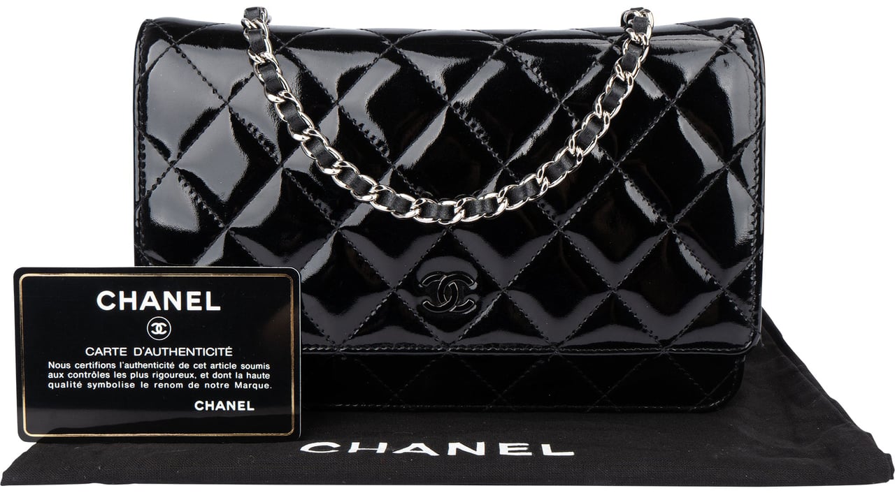 Chanel Chanel Quilted Patent Leather Wallet On Chain Crossbody Bag Zwart